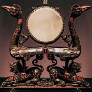 你在等烟雨而我在等你