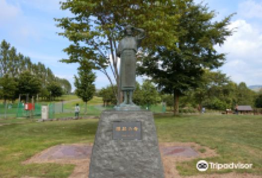 Kaitaku no Haha Statue景点图片