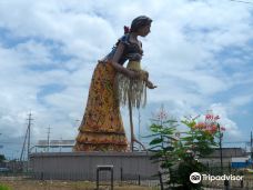 Monument to the Manabita Weaver-曼塔