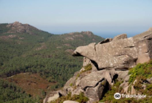 Penedos de Pasarela e Traba景点图片