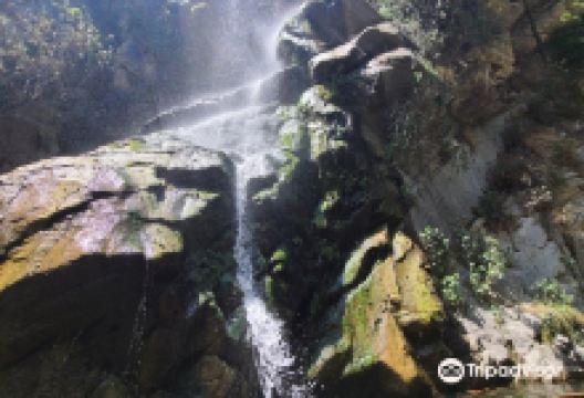 Hermit Falls景点图片