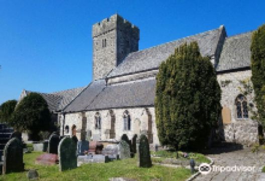 St Illtud s Church景点图片