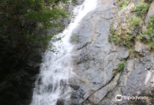 Mundong Waterfall景点图片