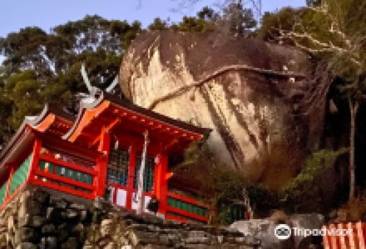 Kamikura Shrine景点图片