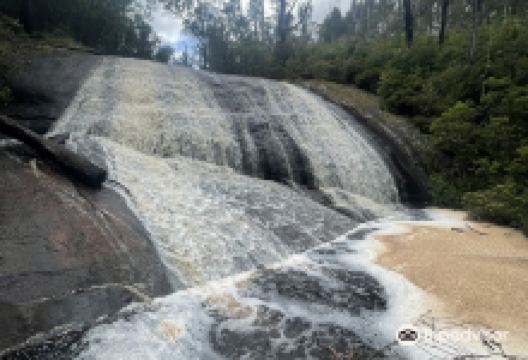 Lane Poole Falls景点图片