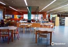 Biblioteca Josep Jardi景点图片