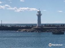 Beach Cove Belmore Basin-卧龙岗