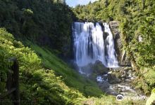 Marakopa Falls景点图片