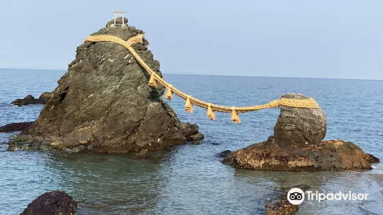夫婦巖