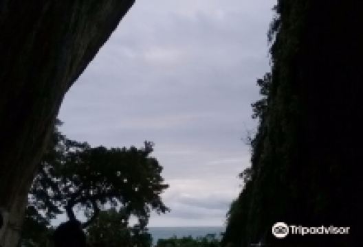 Lingyan Cave景点图片