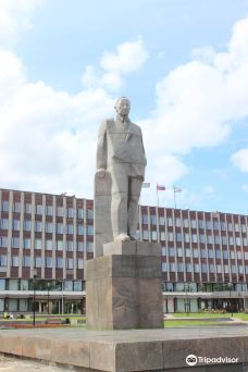 Monument to O.V. Kuusinenu-彼得罗扎沃茨克