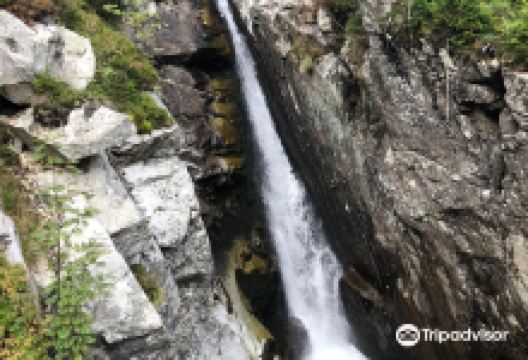 Obrovsky waterfall景点图片