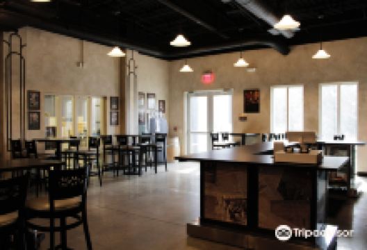 Kozuba and Sons Distillery景点图片