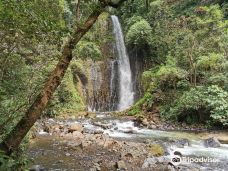 Los Chorros Waterfalls-Flores