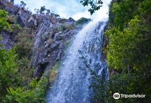 Cioyo Waterfalls景点图片