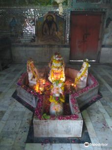 Nakkash Ki Devi Gomti Dham-格劳利