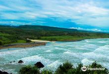 Puncak Guha Beach景点图片