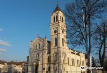 Sacred heart church景点图片