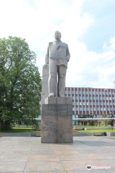 Monument to O.V. Kuusinenu-彼得罗扎沃茨克