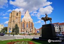Basilica of St. James and St. Agnes景点图片
