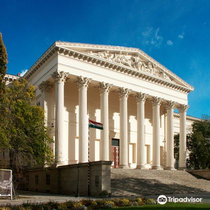 匈牙利布达佩斯安德拉什大街+匈牙利国家歌剧院+匈牙利国家博物馆+瓦茨街一日游