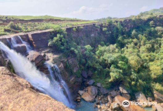 Dain-Thlen Falls景点图片