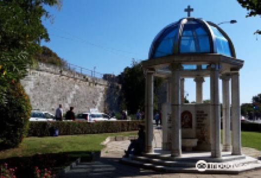 Monument to the Victims of NATO Bombardment in 1999景点图片