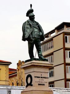 埃马努埃莱二世国王塑像-比萨