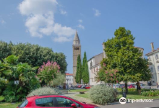 Brolo square景点图片