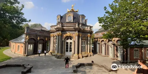Hermitage Castle （Altes Schloss Ermitage）
