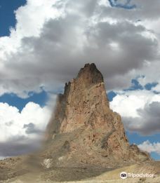 Agathla Peak-桑泰斯-马里耶德拉-梅