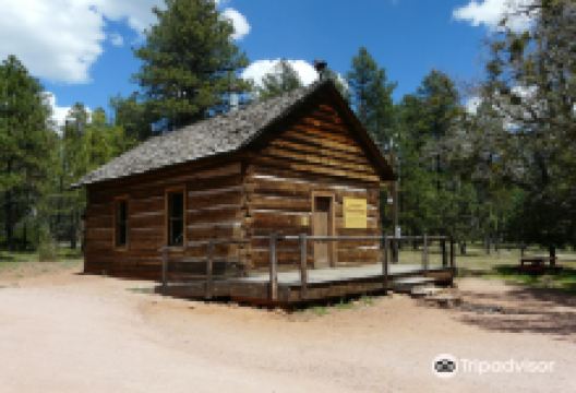 Strawberry School House - One Room景点图片