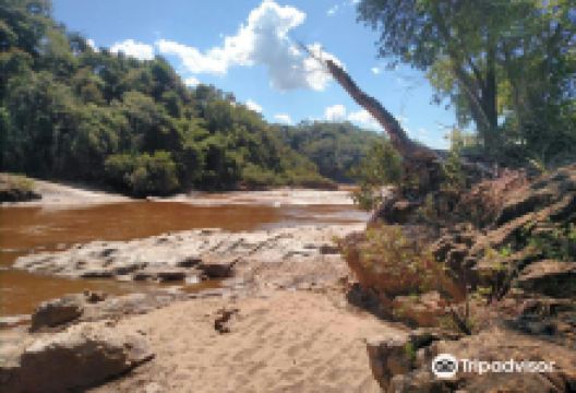 Toca de Cima Waterfall景点图片