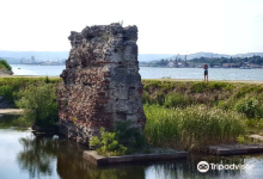 Trajan's Bridge景点图片