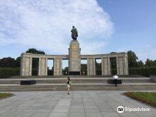 苏维埃战争纪念碑-柏林