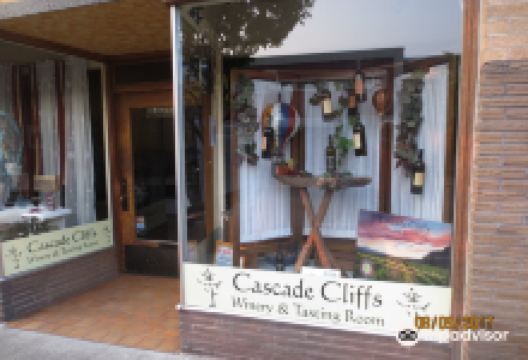 Cascade Cliffs Winery景点图片