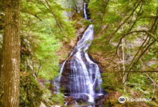 Moss Glen Falls景点图片