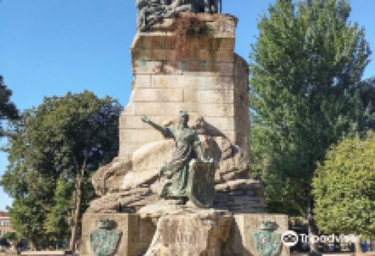 Monumento a los Heroes de Puente Sampayo景点图片