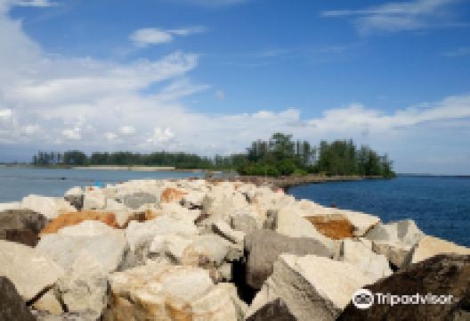 Lentera Merah Beach景点图片