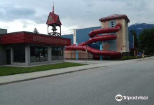Revelstoke Aquatic Centre景点图片