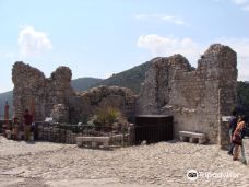 Ruines du Village du Mont Bastide-埃兹