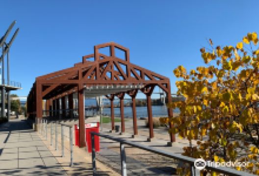 Westminster Pier Park景点图片