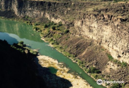 Hansen Bridge景点图片