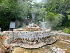 Hot Springs Maekasa-Mae Kasa