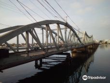 Old Bridge-贡布