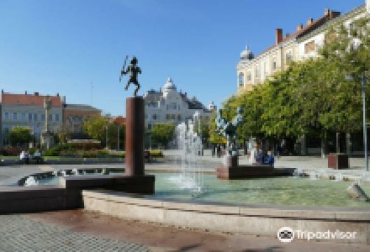 Main Square Fountain景点图片