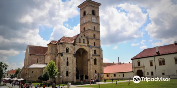 聖彌額爾主教座堂