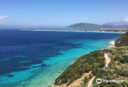 Tsoukalades Beach景点图片