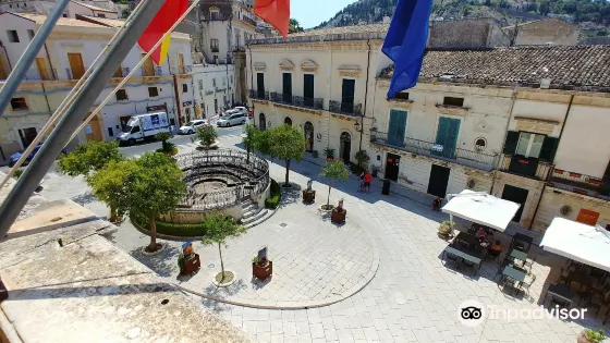 Gabinetto del Sindaco （Sala Montalbano）