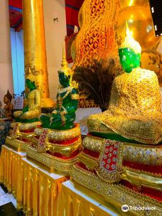 Wat Phra Non Chak Si Worawihan-Phok Ruam